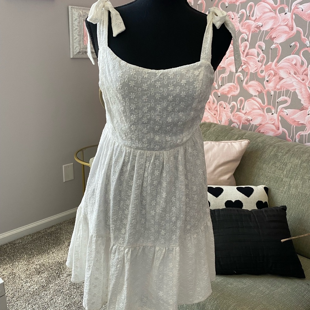 White floral shoulder tie dress Xs